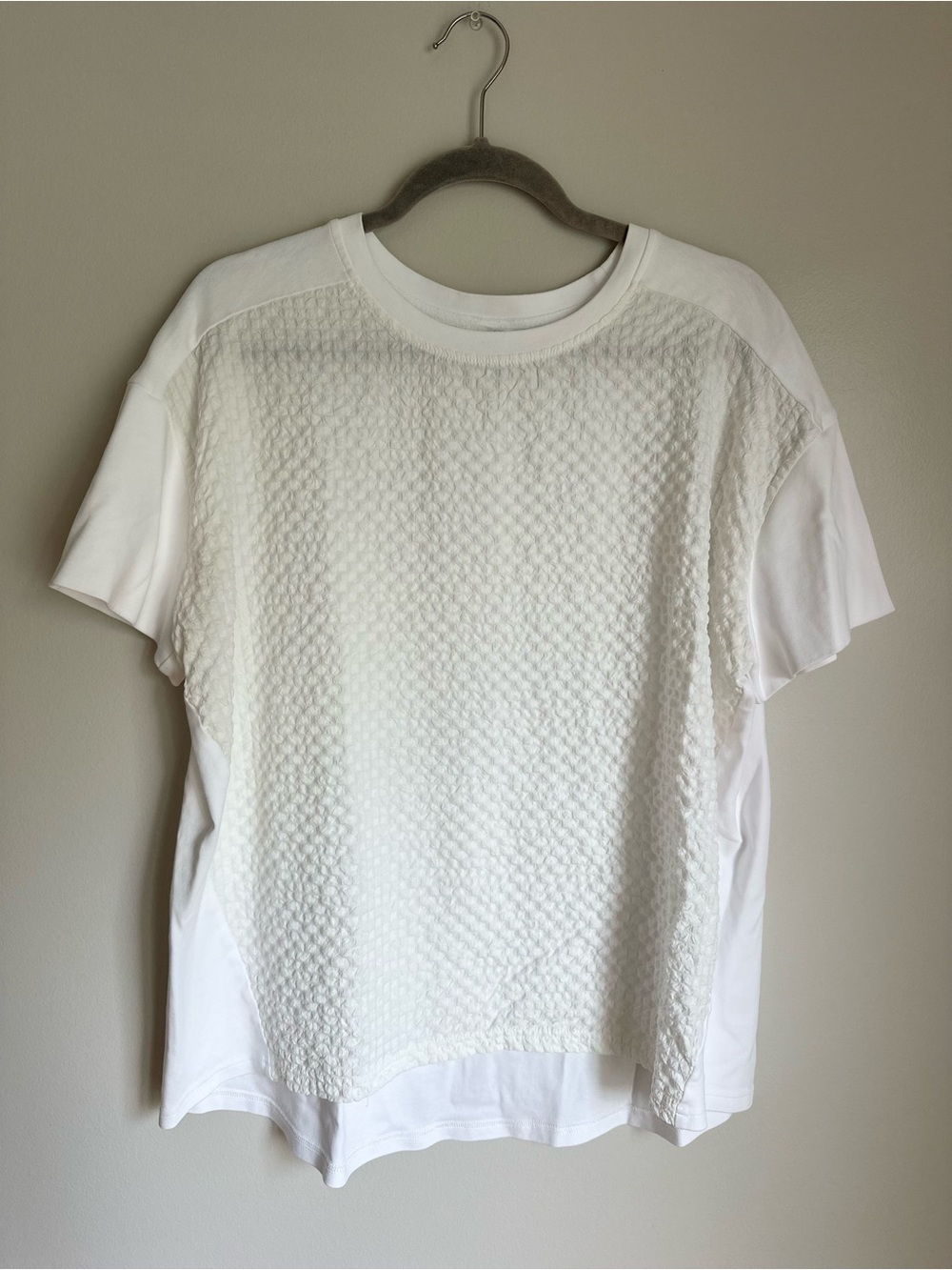 JOH Apparel Women’s Cream & White Textured Short Sleeve Blouse Top Size Small